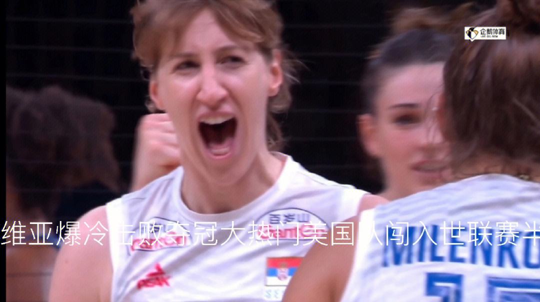  莱万多夫斯基爆冷击败RNG，精彩发挥引爆全场！